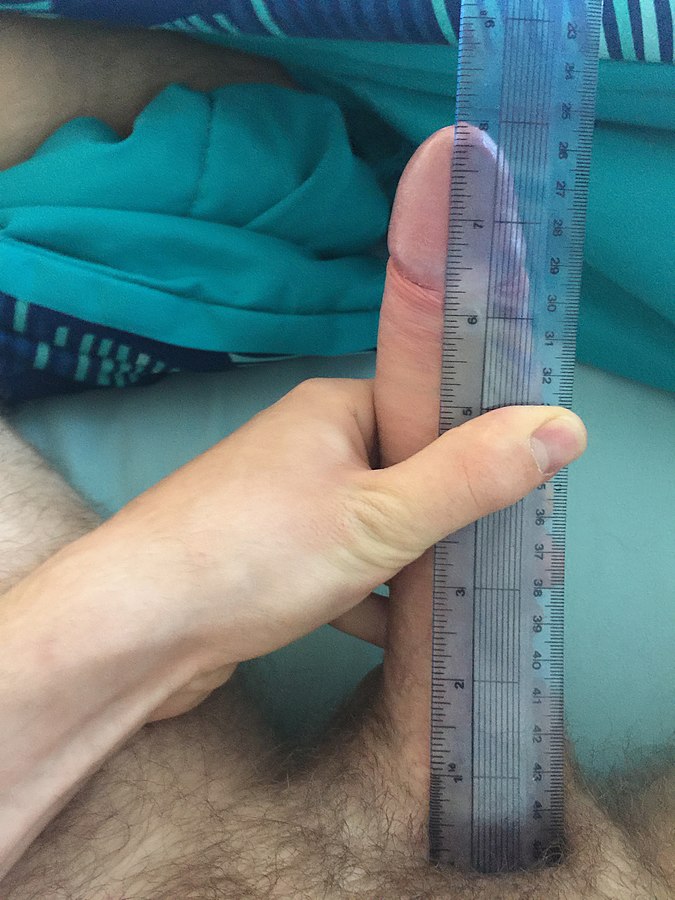 Penis během erekce může dosáhnout délky až 20 cm. Pomůže k tomu i Kamagra želé. 